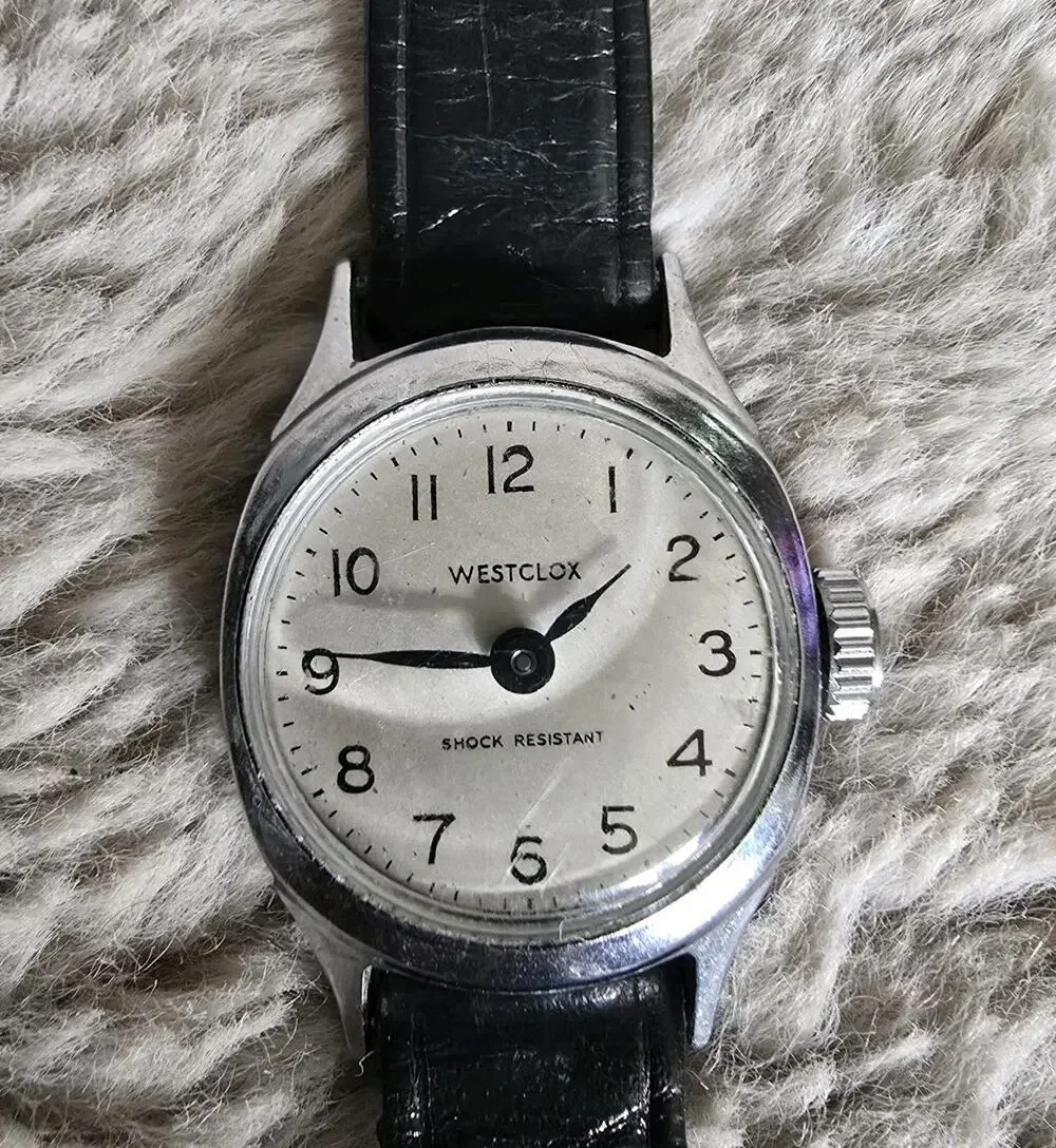 Ladies Vintage Westclox 17 Jewel Manual Wind Watch Leather Band Tested & Working